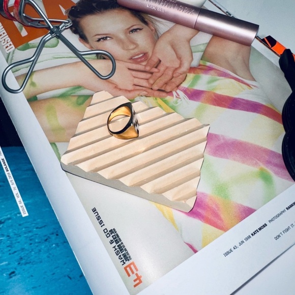 RING Black and White Checkered Gold Colored Square - Picture 4 of 5